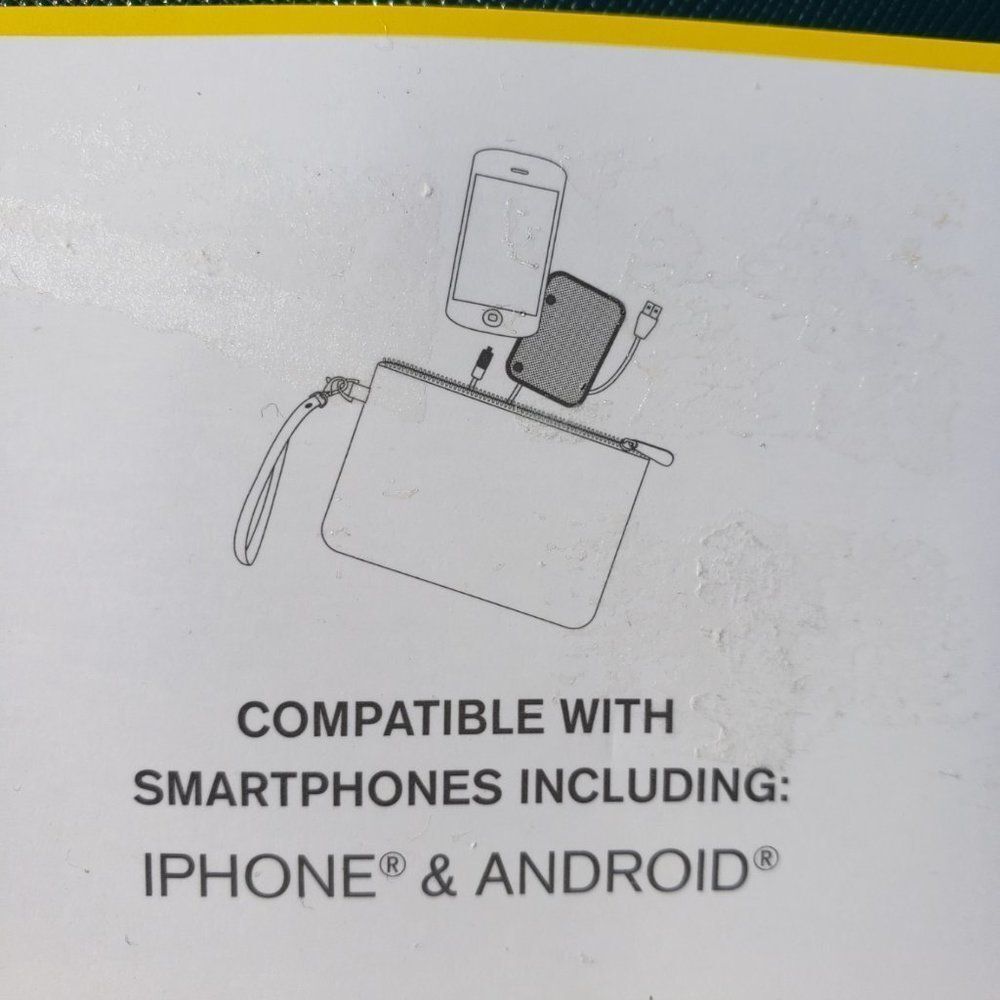 NWT Liz Claiborne Phone Charging Wallet - Picture 3 of 14